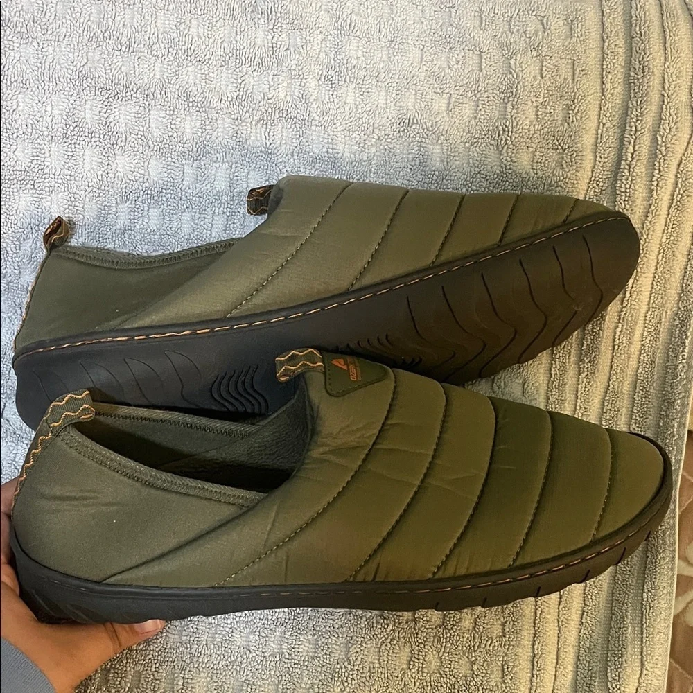 Ozark Trail Puffer Slippers in olive green